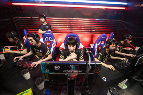 在低特效下 在低特效下